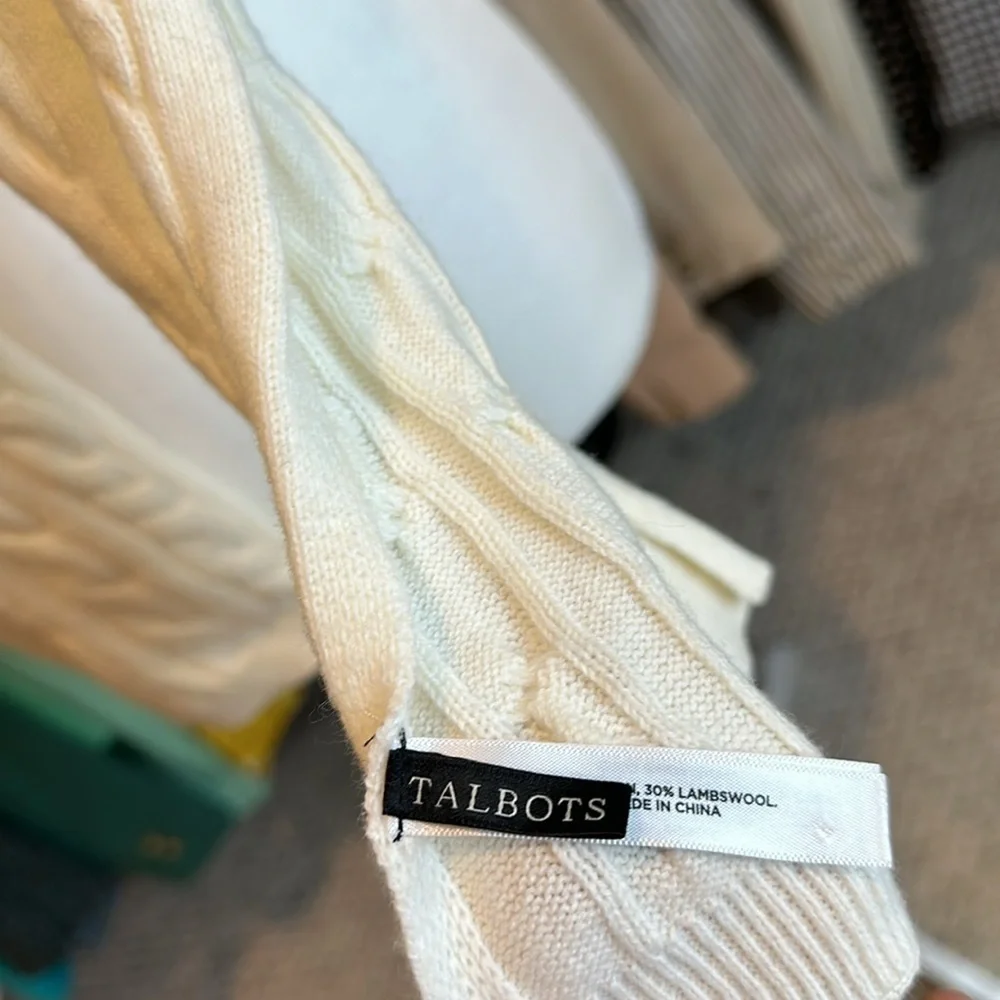 Talbots 30% lambswool cable knit ivory scarf